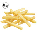 Style de collations frites et paquet de famille emballant des pommes chips